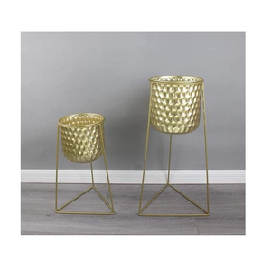 Jardinières en métal uniques pour la décoration de la maison et du jardin, disponibles en différentes tailles et finitions, pots et jardinières à fleurs - Product Image 4