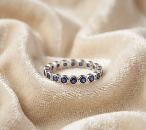 Bague d'éternité pour femme en argent sterling 925 faite à la main de luxe classique saphir bleu naturel bijoux en pierres précieuses - Product Image 4