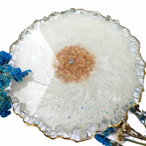 Support à gâteau en résine - Product Image 3