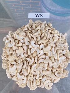 Noix de cajou de qualité supérieure biologique AFI (Noix de cajou fendues blanches) - Qualité supérieure, brutes, séchées, emballage en boîte en étain/sac sous vide - Product Image 2