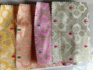 Tissu brocart Meena en polyester, jacquard métallisé tissé, brodé, poids moyen, pour textile de maison - Product Image 2