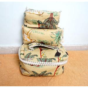 Ensemble de 3 étuis modernes en tissu de coton écologique à imprimé floral pour maquilleuses, fermeture éclair, légers et élégants - Product Image 3