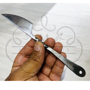 Juego de Cubiertos de Acero Forjado a Mano de Estilo Vikingo, Colección Exclusiva de Comedor Artesanal con Cuchara, Tenedor y Cuchillo para Uso en Exteriores - Product Image 4