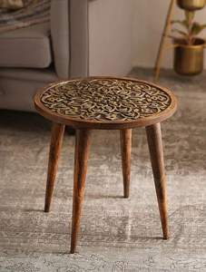 Table d'appoint en bois Heritage, reflétant l'artisanat traditionnel, avec une finition bois riche et une structure robuste - Product Image 2