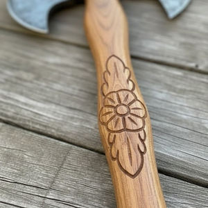 Hacha de doble cabeza de acero de Damasco, herramienta utilitaria de alta calidad para exteriores con mango de madera. - Product Image 6