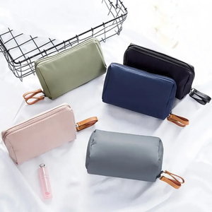 Hot Selling Custom Logo Travel Makeup Bag Pakistan Cosmetic Bag Organizer Makeup Pouch Set Portable Storage Toiletries Bag - Product Image 4