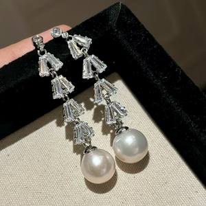 Pendientes Largos de Diseño Colgante Hao Shi, Moda de Lujo para Mujer, Nuevo Estilo Edison, Casi Redondos, 11-12 mm, con Borlas - Product Image 2