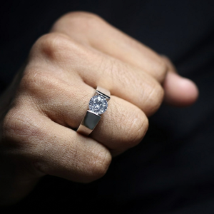 Bague de fiançailles minimaliste en argent 925 avec moissanite taille brillant ronde, sertie pavé, motif floral géométrique, classique, unisexe - Product Image 6