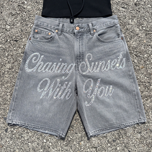 Shorts en jean baggy à strass pour femme – Tendance hiver – Style urbain - Product Image 1