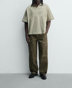 Polo de Hombre al por Mayor en Verde Salvia Claro, Polo de Alta Calidad con Cuello en V, Estilo Polo con Cuello Liso, Polo Bordado - Product Image 6