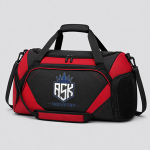 Bolsa de equipo de fútbol personalizada con compartimentos espaciosos, tela resistente, correas ajustables y diseños personalizados del equipo. - Product Image 4
