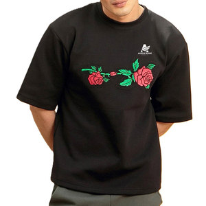 เสื้อยืดคอกลมแขนสั้นสีดำสำหรับผู้ชาย ลายปักดอกไม้ ทรงปกติ ผ้าฝ้ายถัก สวมใส่สบาย - Product Image 3