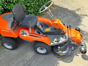 Tondeuse autoportée Husqvarna Rider R214C Combi 94 d'occasion, moteur fiable, large largeur de coupe, service d'entretien efficace du gazon ! - Product Image 4
