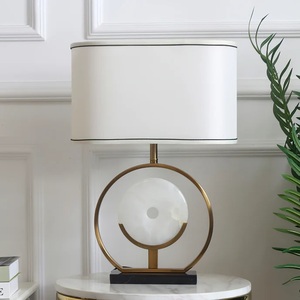 Lámpara de Mesa Geométrica de Lujo con Diseño Artístico de Marco Abierto, Iluminación Ambiental Premium y Atractivo Decorativo Contemporáneo para el Hogar - Product Image 3