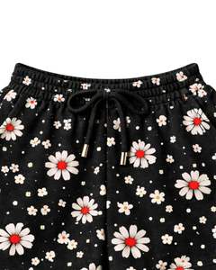 Conjunto de dos piezas para mujer: Top corto acanalado y shorts con cordón, negro con estampado floral de margaritas en el centro en rojo, estilo casual para estar en casa. - Product Image 4