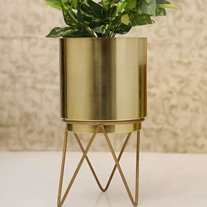 Maceta Metálica de Última Generación, Precio Accesible, Elegante Maceta para Interiores, Exteriores, Jardín, Balcón, por M/S SHAAD HANDICRAFTS - Product Image 1