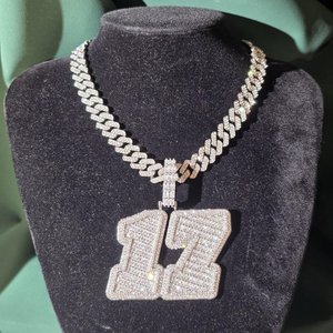 Collier Pendentif Personnalisé avec Initiales Serties de Diamants Moissanite, Style Hip Hop Bling, Bijou Lettre pour Homme - Product Image 4