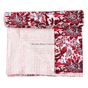 Elegante colcha Kantha de algodón con expresivos estampados hechos a mano y tela natural suave, diseñada para una decoración del hogar que se centra en la comodidad. - Product Image 6