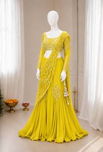 Lehenga Choli Amarillo Bordado con Lentejuelas y Malla, Dupatta, Traje Formal para Bodas y Fiestas de Mujeres Indias y Pakistaníes - Product Image 3