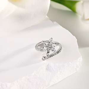 Anillos de Joyería Fina de Plata de Alta Calidad con Flor Redonda Blanca en Forma de Rosa - Product Image 2