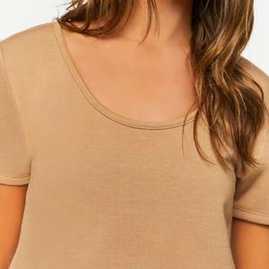 ชุดกีฬาฤดูร้อนสำหรับผู้หญิงปี 2025 ชุดเซ็ต 2 ชิ้น เสื้อครอปและกางเกงขาสั้น รับทำโลโก้ตามสั่ง บริการ OEM - Product Image 5