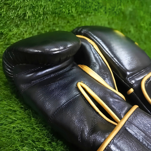 Gants de boxe professionnels en PU avec logo personnalisé, prix usine, vente chaude, avec bandages de maintien pour hommes - Product Image 3