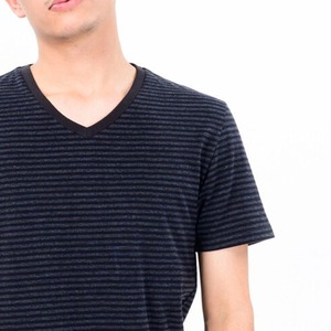 เสื้อยืดคอกลมลายทางแขนสั้นผู้ชายทรงโอเวอร์ไซส์ ผ้าถักเนื้อฝ้ายระบายอากาศได้ดี ความยาวปกติ สีดำ ปักลายด้านหน้า น้ำหนัก 300 กรัม - Product Image 6
