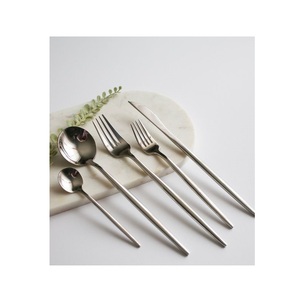 Cubiertos Prácticos de Acero Inoxidable Heritage Diseñados para Brindar Comodidad a la Cena Familiar Mediante un Rendimiento y Valor Confiables - Product Image 6