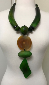 Collier artisanal en corne écologique avec pendentif en corne de buffle polie, option de logo personnalisé, pour un usage quotidien et comme cadeau - Product Image 3