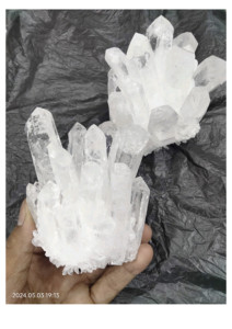 Grande géode de cristal naturel en quartz clair, tour d'énergie en cristal brut pour la décoration intérieure et les cadeaux - Product Image 2