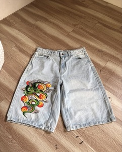 Shorts en jean personnalisés pour hommes avec broderie machine, respirants et infroissables, motif patchwork coupe-vent, style streetwear - Product Image 1