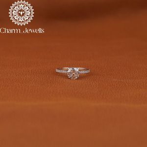 Bague de fiançailles classique pour femme en argent plaqué or rose avec moissanite taille coussin, sertie de griffes, certifiée IGI, 3 grammes - Product Image 6