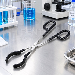 Pinzas de laboratorio FENTEX de acero inoxidable con mangos negros para manipulación de frascos y vasos de precipitados - Product Image 2