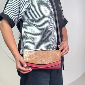 Véritable sac à main en cuir de fourrure recyclé fait à la main Hot Selling Multi Color Women's Purse Stylish Unique Multi Uses Small Sling Bag - Product Image 4