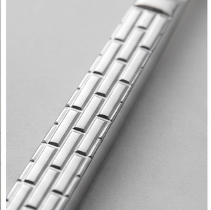 Juego de cubiertos modernos de acero inoxidable con mango texturizado, apto para lavavajillas, para uso doméstico y para bodas. - Product Image 3