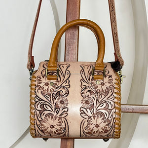 Bolso de Hombro de Cuero Vacuno Genuino Hecho a Mano de Alta Calidad con Diseño Floral, Bolso de Viaje Estilo Vaquero, Bolso Tipo Satchel - Product Image 4
