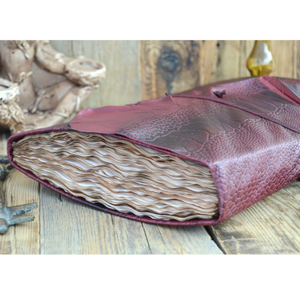 Diario de Cuero con Grabado de Serpiente Borgoña Grande, Cuaderno Rústico Hecho a Mano con Acabado Envejecido, Diario de Viaje, Grimoire con Páginas Desgastadas - Product Image 5