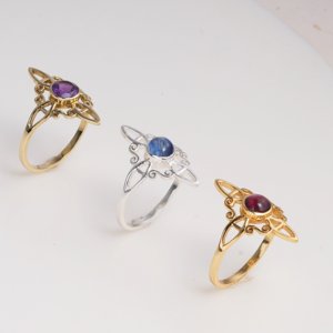 Bague en laiton avec améthyste facettée ronde, bague statement faite à la main, design floral marin, style glamour, bijoux pour femmes - Product Image 5