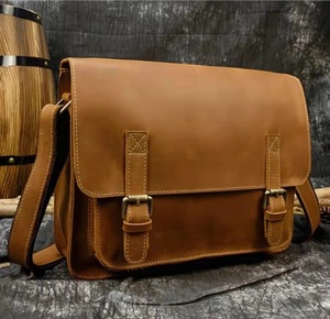 Bolsos de cuero para portátil de diseño moderno y elegante para viajes, negocios y trabajo de oficina con cómoda correa para el hombro. - Product Image 3