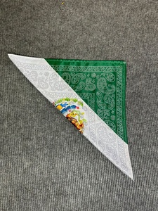 Pañuelo Triangular de Poliéster con Estampado del Calendario Azteca, Accesorio para Disfraces de Baile y Festivales - Product Image 1