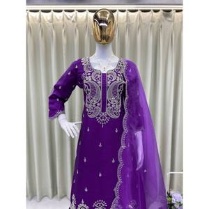 Hermoso Salwar Kameez Morado XL de Rayón para Fiesta, Top y Pantalón con Dupatta, Elegante y Estilizado por Bhanderi -BE - Product Image 2