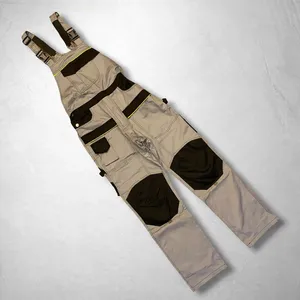 Salopette grise pour homme avec poches noires pour genouillères, passepoil jaune et poches cargo – Salopette de travail - Product Image 5