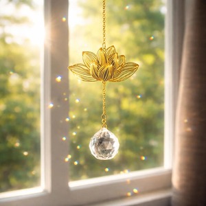 Atrapasueños de metal dorado y cristal con forma de loto, decoración colgante para ventana, balcón, jardín, arte espiritual de reflexión de luz. - Product Image 2
