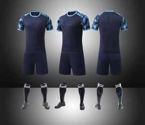 Ensembles d'uniformes de basketball personnalisés pour hommes avec nom d'équipe, maillot et short de sport respirants en polyester, bleu ciel et noir, sublimation, été, devant - Product Image 2