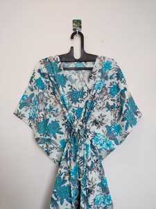 Vestido Kaftan Hecho a Mano en India para el Festival de las Aves, Ligero, para la Playa - Product Image 2