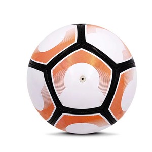 Ballon de football haute performance pour les matchs de football, matériau robuste pour l'entraînement en extérieur. - Product Image 2
