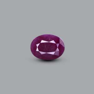 African Ruby 4.5 Carat Oval Cut Loose Gemstone for Fine Jewelry - Product Image 1