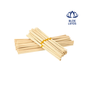 Diffuseur d'huiles essentielles de luxe Blue Lotus utilisant des roseaux en rotin sélectionnés à la main - Product Image 1