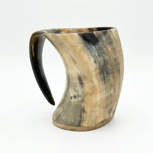 Mug à boire artisanal en corne d'animal, forme naturelle, surface polie, toucher réel, style rustique, objet de collection, base durable, remis à neuf - Product Image 1