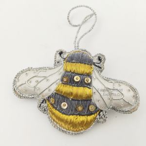 Ornement de coeur à paillettes multicolore fabriqué à la main avec bordure en fil d'or et boucle de suspension pour arbre de Noël festif ou décor de vacances - Product Image 2